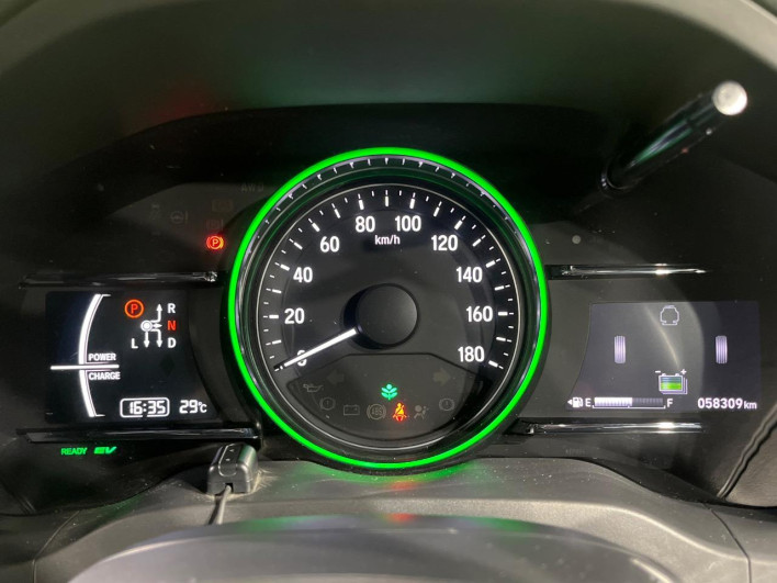 2017 Honda VEZEL DAA-RU3 (UW-6a27855c7bdec)[27]