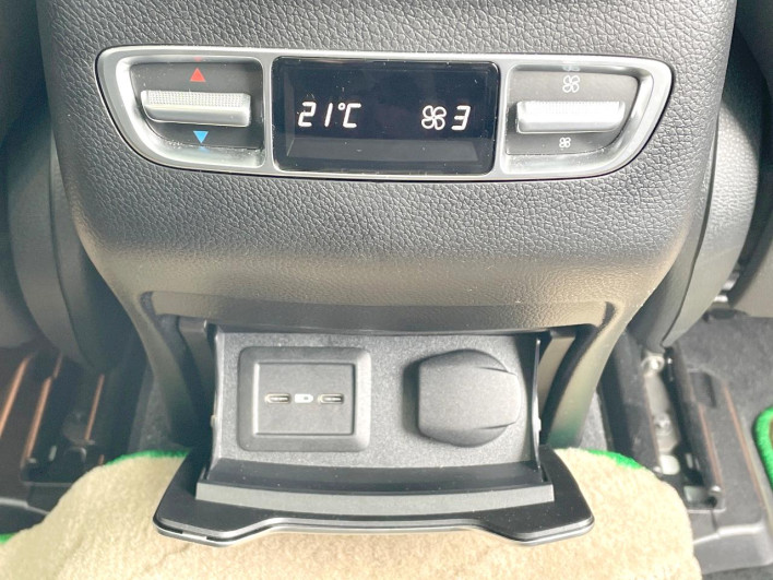 2020 Mercedes Benz GLC 3DA-253915 (UW-6a278584bbfa7)[24]