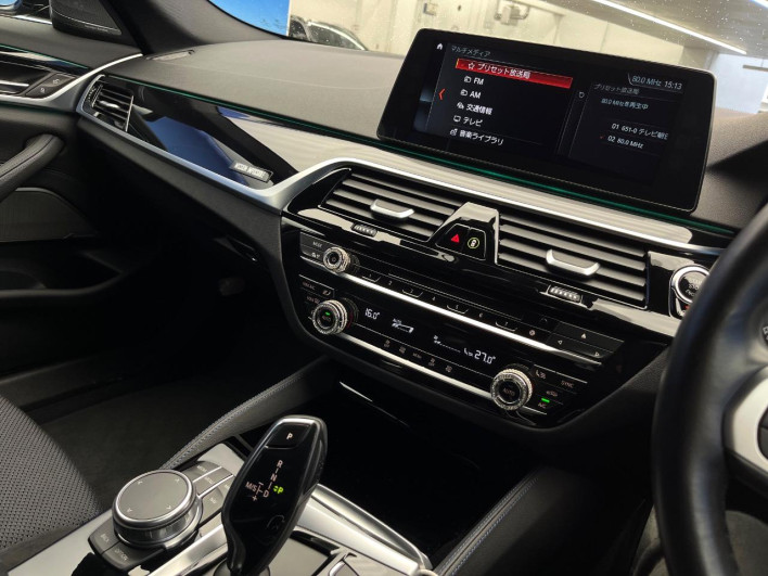 2018 BMW 5 Series LDA-JM20 (UW-6a27858731daa)[16]