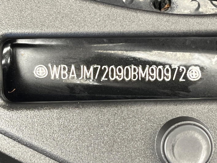 2018 BMW 5 Series LDA-JM20 (UW-6a27858731daa)[1]