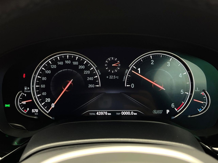 2018 BMW 5 Series LDA-JM20 (UW-6a27858731daa)[14]