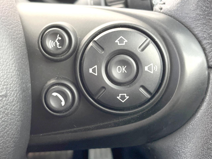 2017 Rover Mini LDA-YT20 (UW-6a27858d04dda)[22]