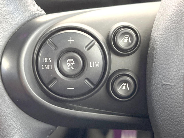 2017 Rover Mini LDA-YT20 (UW-6a27858d04dda)[21]