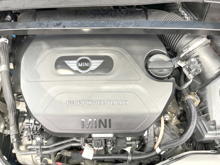 2017 Rover Mini LDA-YT20 (UW-6a27858d04dda)[27]