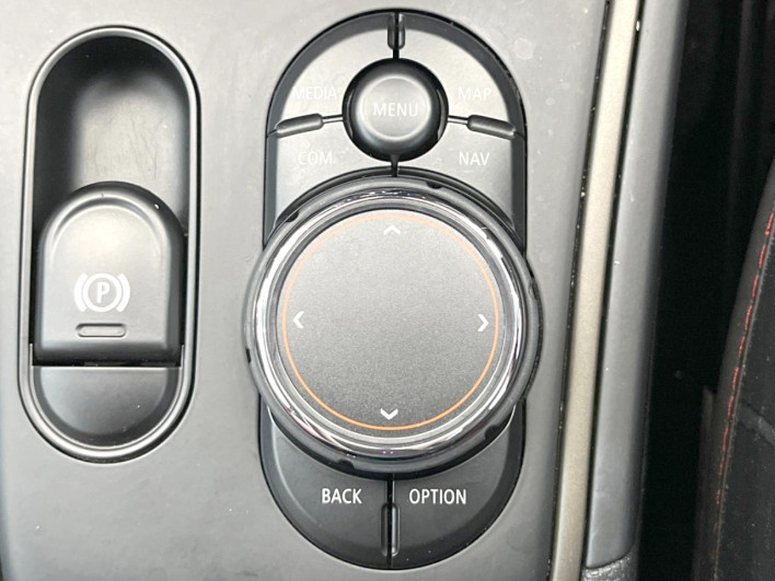 2017 Rover Mini LDA-YT20 (UW-6a27858d04dda)[19]