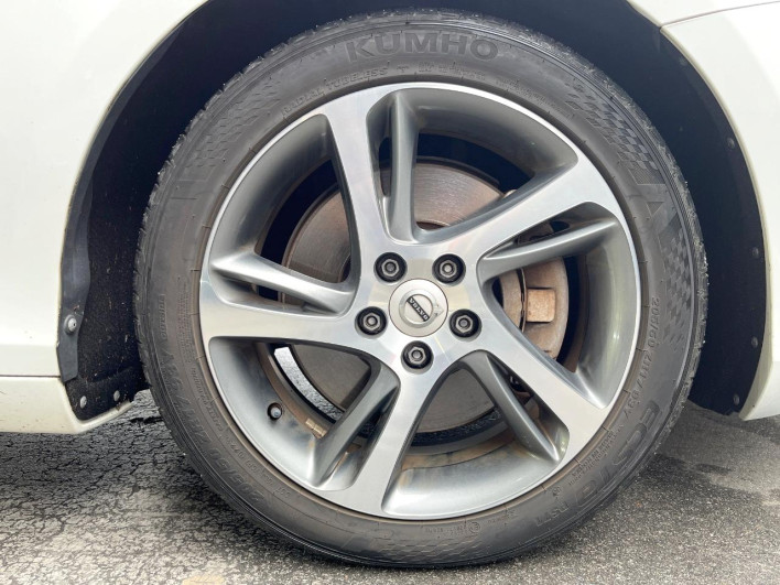 2018 Volvo V40 LDA-MD4204T (UW-6a278590130e0)[23]