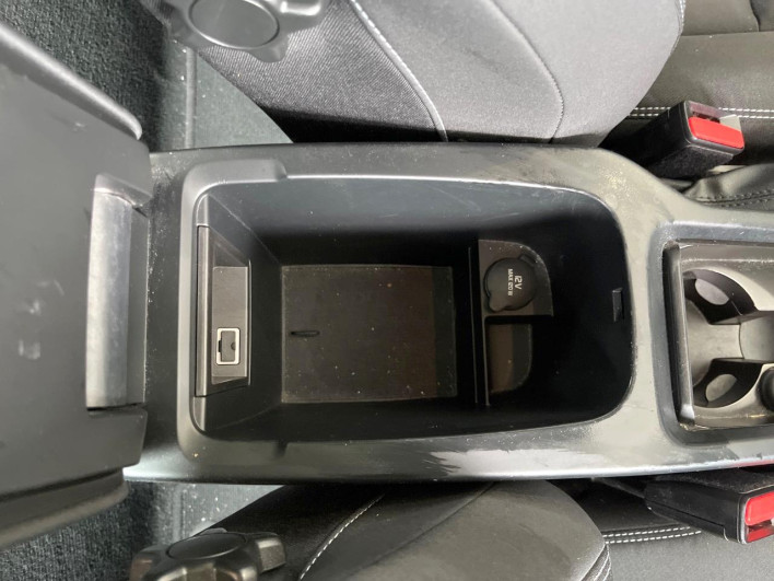 2018 Volvo V40 LDA-MD4204T (UW-6a278590130e0)[14]