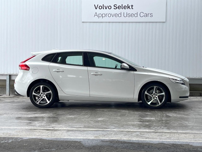 2018 Volvo V40 LDA-MD4204T (UW-6a278590130e0)[19]