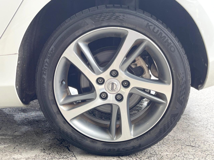 2018 Volvo V40 LDA-MD4204T (UW-6a278590130e0)[4]