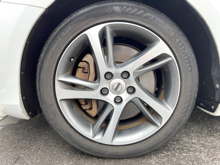 2018 Volvo V40 LDA-MD4204T (UW-6a278590130e0)[24]