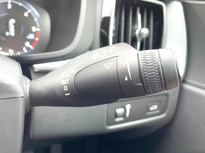2019 Volvo XC60 LDA-UD4204TXC (UW-6a27859102656)[12]