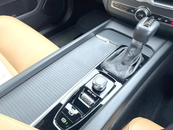 2019 Volvo XC60 LDA-UD4204TXC (UW-6a27859102656)[10]