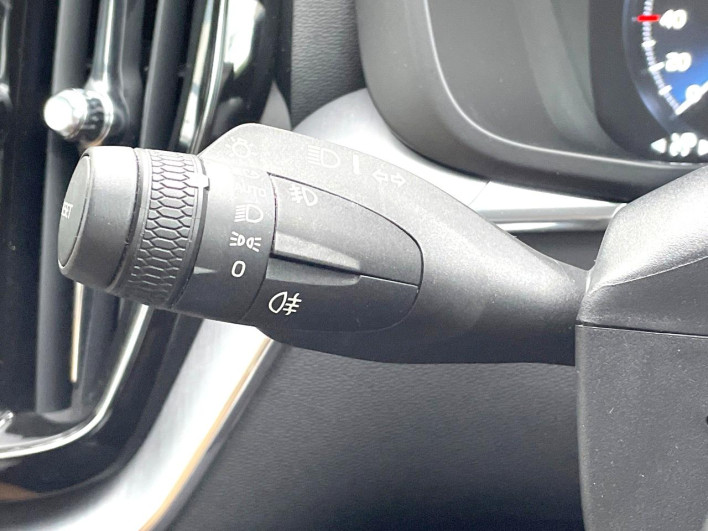 2019 Volvo XC60 LDA-UD4204TXC (UW-6a27859102656)[11]