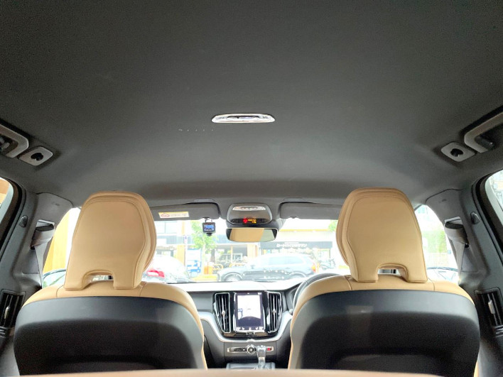 2019 Volvo XC60 LDA-UD4204TXC (UW-6a27859102656)[20]