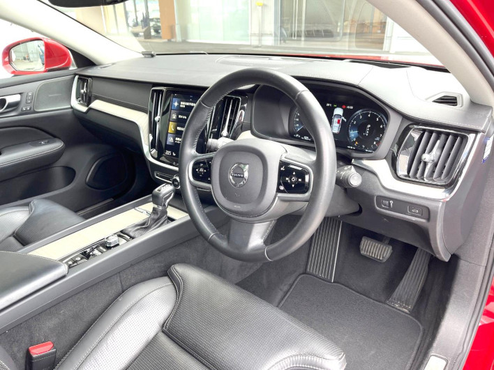 2019 Volvo V60 DBA-ZB420 (UW-6a278592ba399)[19]