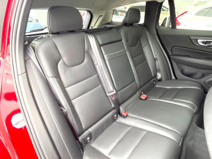 2019 Volvo V60 DBA-ZB420 (UW-6a278592ba399)[25]