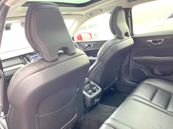 2019 Volvo V60 DBA-ZB420 (UW-6a278592ba399)[29]