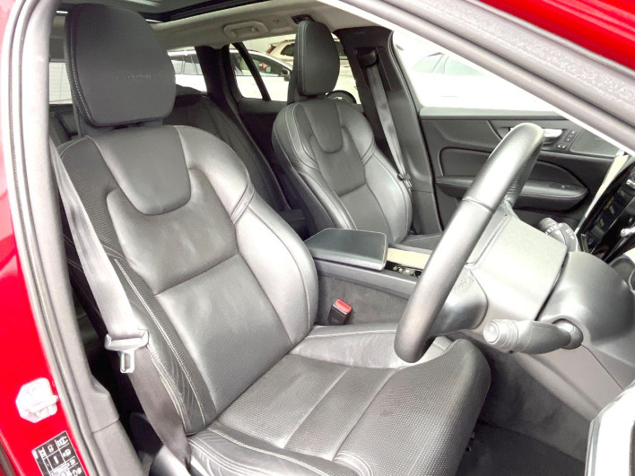 2019 Volvo V60 DBA-ZB420 (UW-6a278592ba399)[20]