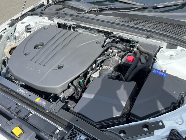 2023 Volvo V60 5AA-ZB420TM (UW-6a2785938a3ed)[27]