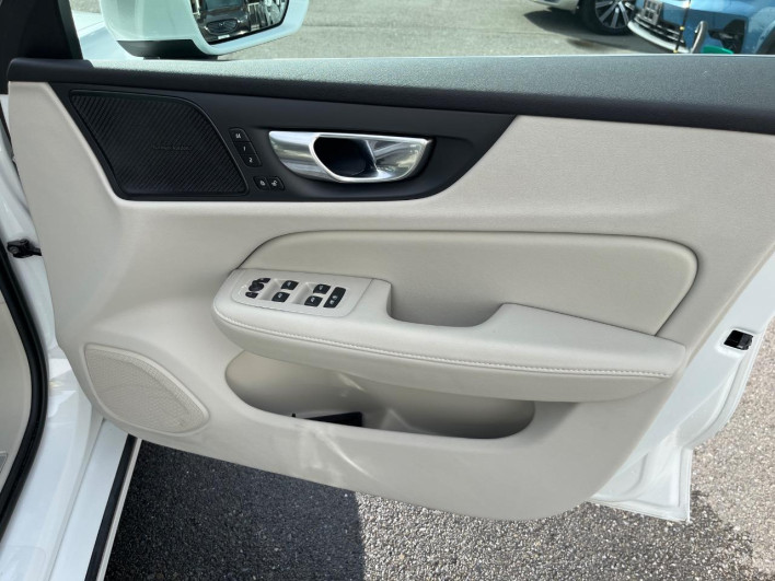 2023 Volvo V60 5AA-ZB420TM (UW-6a2785938a3ed)[19]