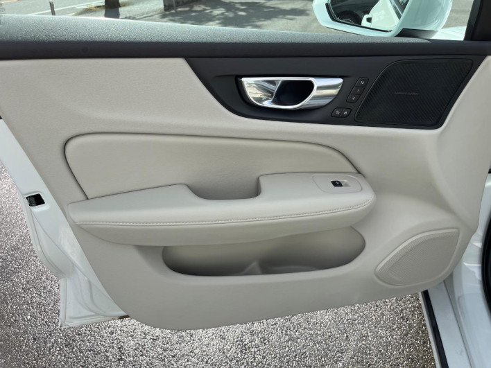 2023 Volvo V60 5AA-ZB420TM (UW-6a2785938a3ed)[16]