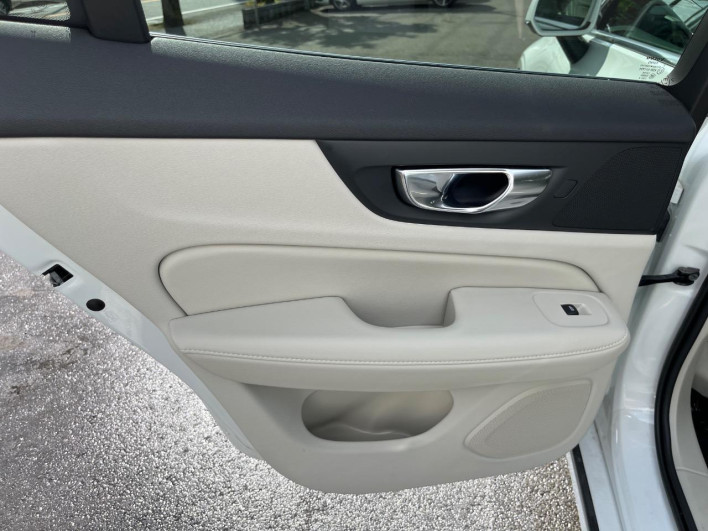 2023 Volvo V60 5AA-ZB420TM (UW-6a2785938a3ed)[17]