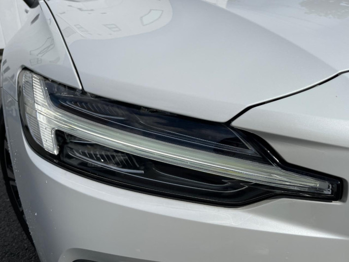 2023 Volvo V60 5AA-ZB420TM (UW-6a2785938a3ed)[28]