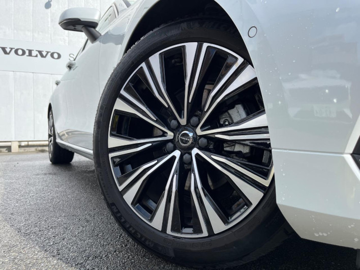2023 Volvo V60 5AA-ZB420TM (UW-6a2785938a3ed)[26]