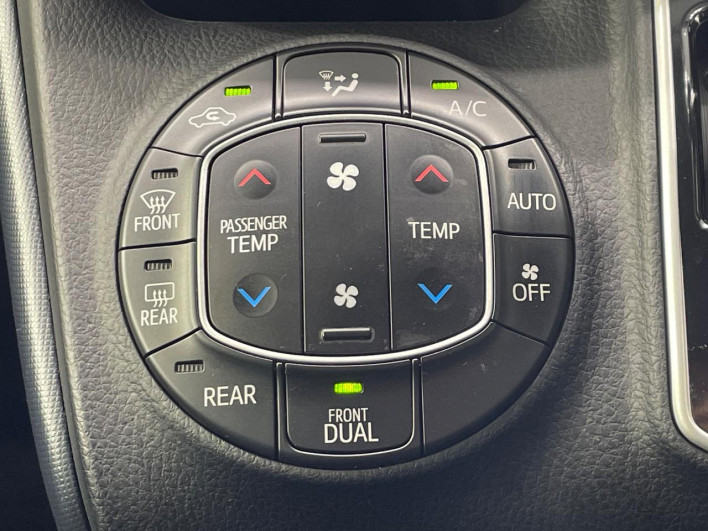 2015 Toyota Noah DBA-ZRR80G (UW-6a27859b02809)[10]