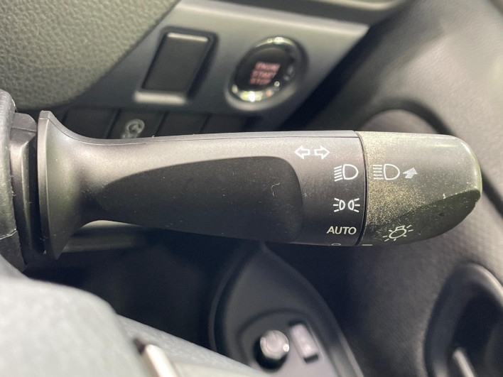 2015 Toyota Noah DBA-ZRR80G (UW-6a27859b02809)[24]