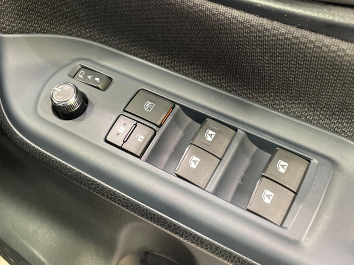2015 Toyota Noah DBA-ZRR80G (UW-6a27859b02809)[22]