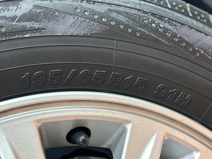 2015 Toyota Voxy DBA-ZRR80G (UW-6a27859b1076d)[13]
