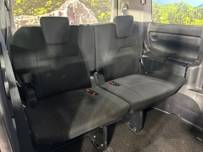 2015 Toyota Voxy DBA-ZRR80G (UW-6a27859b1076d)[18]
