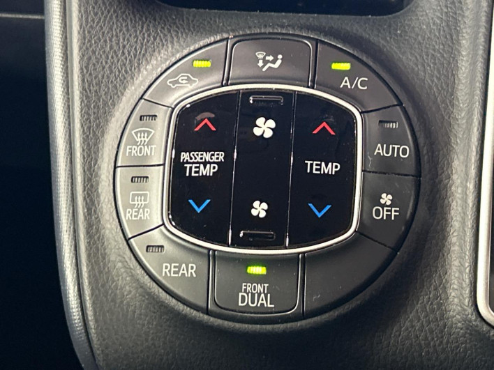 2015 Toyota Voxy DBA-ZRR80G (UW-6a27859b1076d)[23]