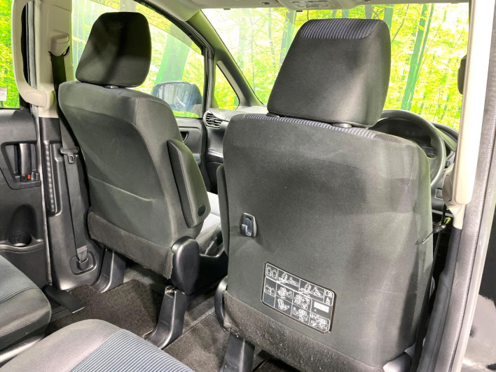 2015 Toyota Noah DBA-ZRR80G (UW-6a27859c166b2)[19]