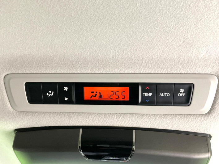 2015 Toyota Noah DBA-ZRR80G (UW-6a27859c166b2)[20]