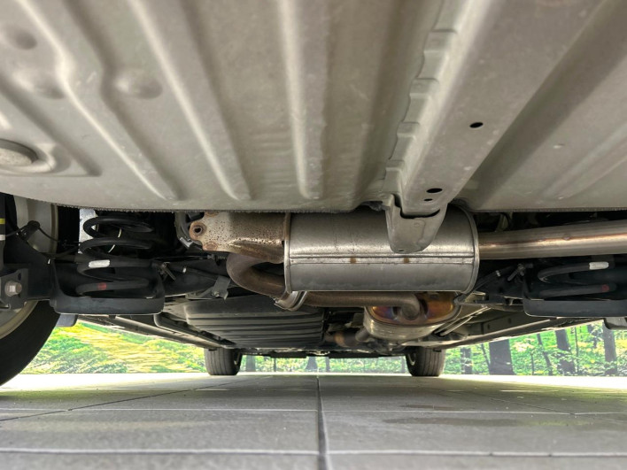 2016 Toyota Noah DBA-ZRR80W (UW-6a27859d5a1de)[24]