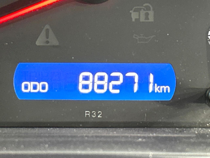 2016 Toyota Noah DBA-ZRR80W (UW-6a27859d5a1de)[2]