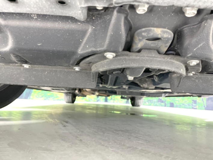 2018 Toyota Noah DBA-ZRR80W (UW-6a2785a296f4c)[18]