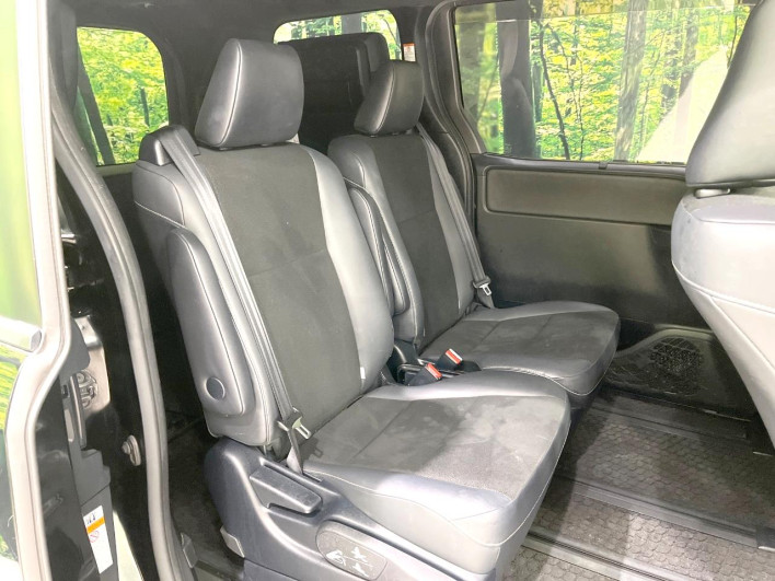 2018 Toyota Noah DBA-ZRR80W (UW-6a2785a296f4c)[19]