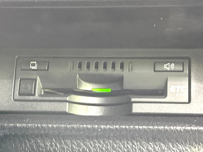 2018 Toyota Noah DBA-ZRR80W (UW-6a2785a296f4c)[25]