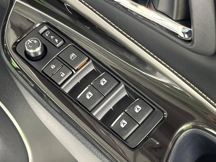2017 Toyota Harrier DBA-ZSU60W (UW-6a2785a9e92af)[9]