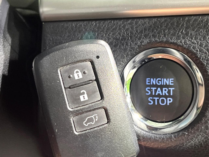 2017 Toyota Harrier DBA-ZSU60W (UW-6a2785a9e92af)[13]