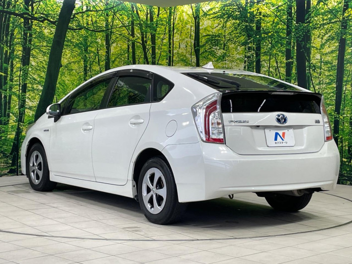 2013 Toyota Prius DAA-ZVW30 (UW-6a2785b27bf57)[15]