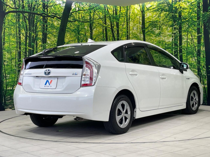 2013 Toyota Prius DAA-ZVW30 (UW-6a2785b27bf57)[17]