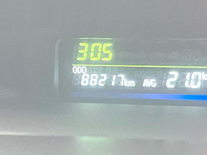 2013 Toyota Prius α DAA-ZVW40W (UW-6a2785b3b4814)[2]