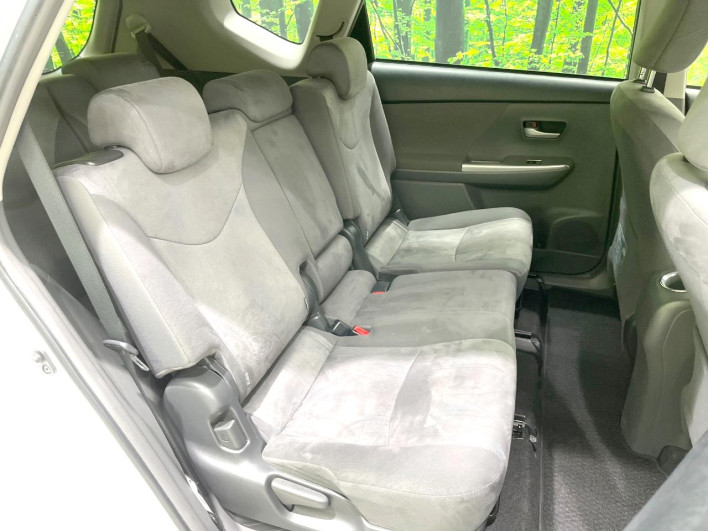 2013 Toyota Prius α DAA-ZVW40W (UW-6a2785b3b4814)[15]