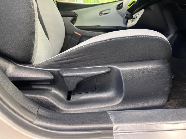 2016 Toyota Prius DAA-ZVW50 (UW-6a2785b5cea2a)[25]