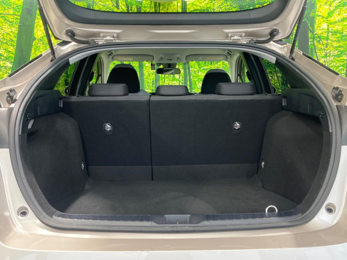 2016 Toyota Prius DAA-ZVW50 (UW-6a2785b5cea2a)[19]