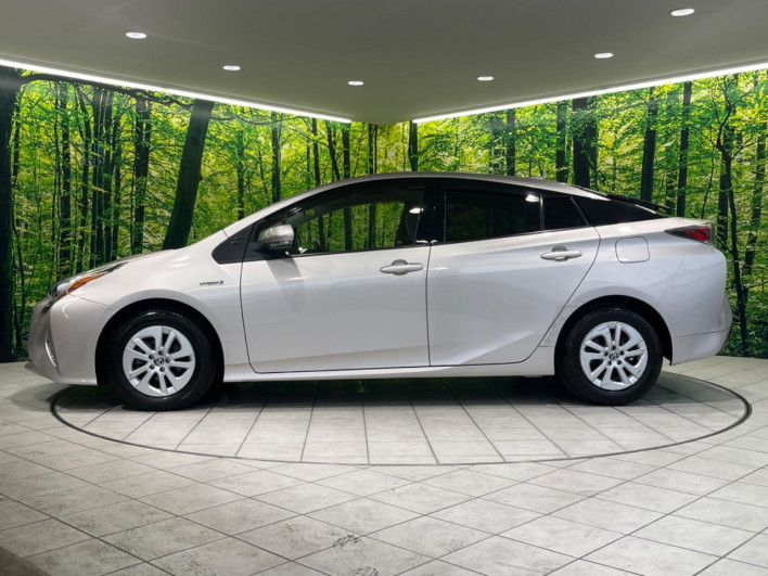 2016 Toyota Prius DAA-ZVW50 (UW-6a2785b5cea2a)[14]